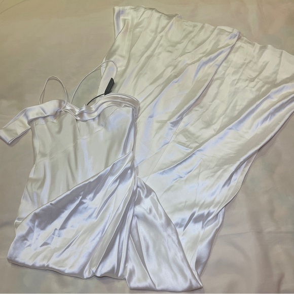 NEW! Galia Lahav- Elise Ivory Satin Asymmetric Strap Reception Size US 0 Bridal - Picture 3 of 14